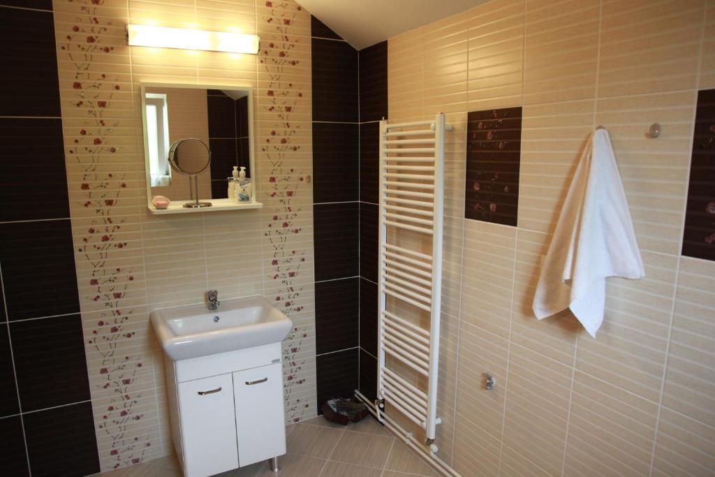 Casa File De Poveste Targu Jiu Ruang foto