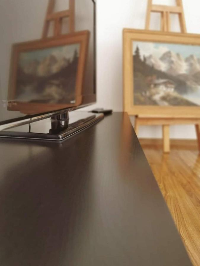 Casa File De Poveste Targu Jiu Bagian luar foto